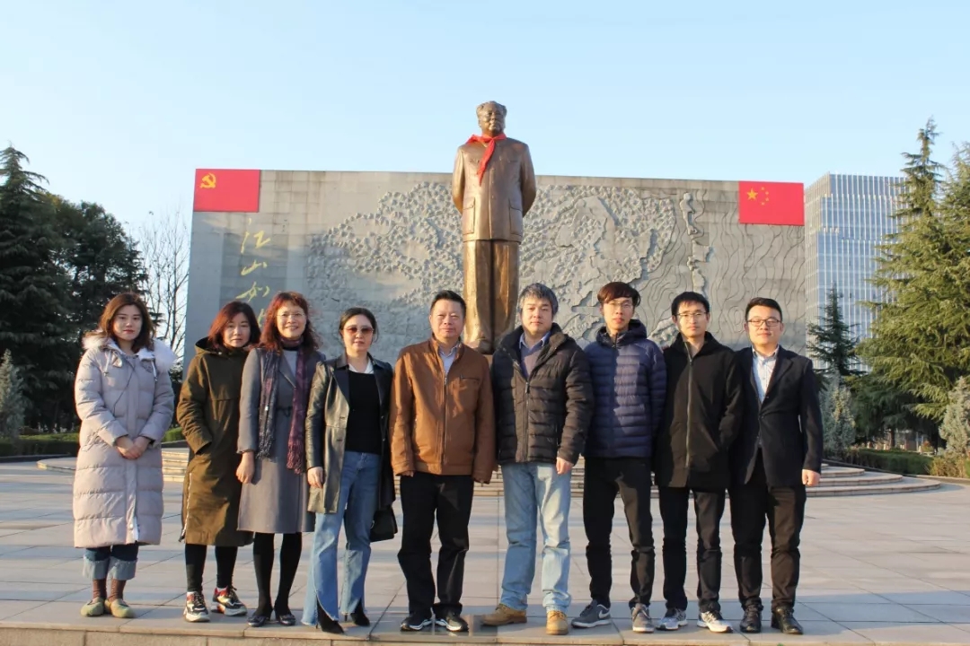 维多利亚老品牌vic(集团)官方网站