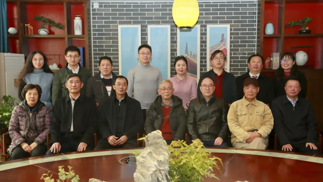 ����ף���� ŨŨ��ע�顪������ɽά��������Ʒ��vic��˾��չ�´�����ůϵ�л